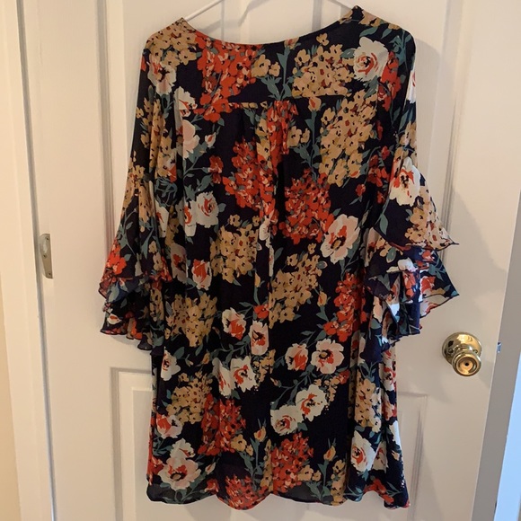 Umgee USA Floral Tunic - Picture 3 of 4